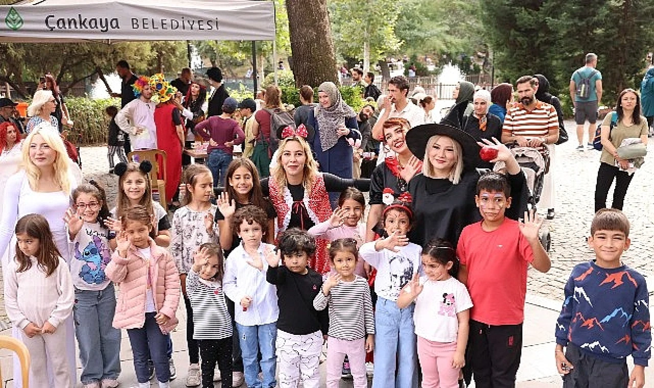 Kuğulupark’ta Açık Hava Sahnesinde Tiyatro Şöleni