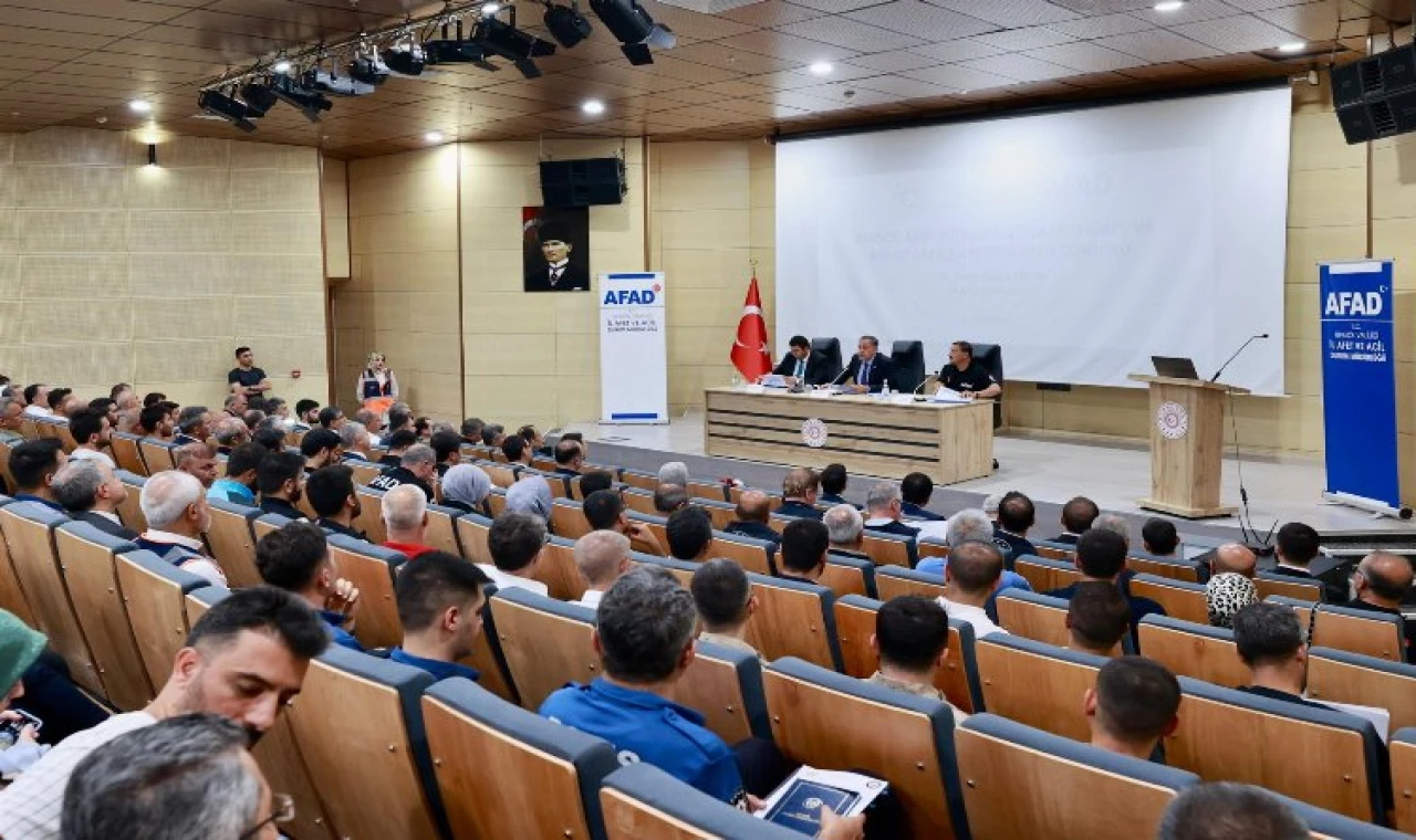 Bingöl’de deprem tatbikatı toplantısı düzenlendi