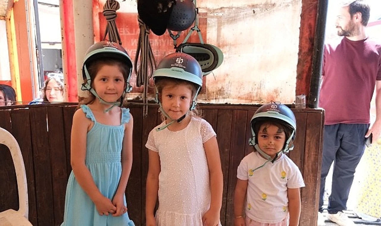 Yaz tatiline at üstünde ’merhaba’ dediler