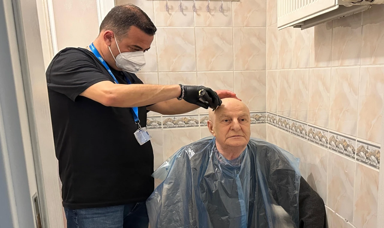 İstanbul Bakırköy’de bayramlık tıraş etti