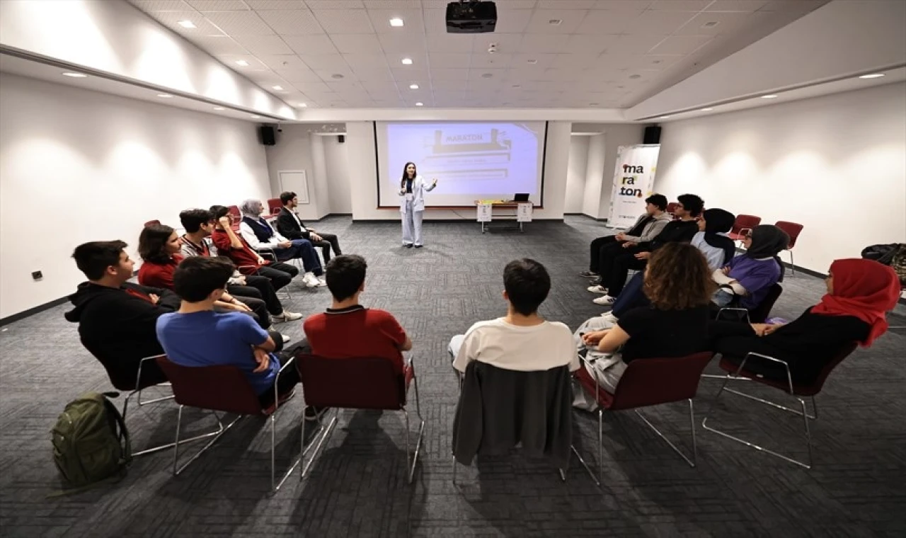 Denizli Büyükşehir ile gençler geleceğe koşuyor