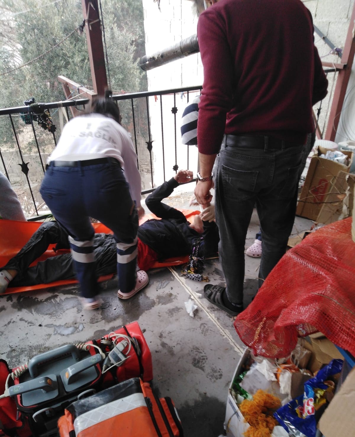 Bir evde patlama meydana geldi